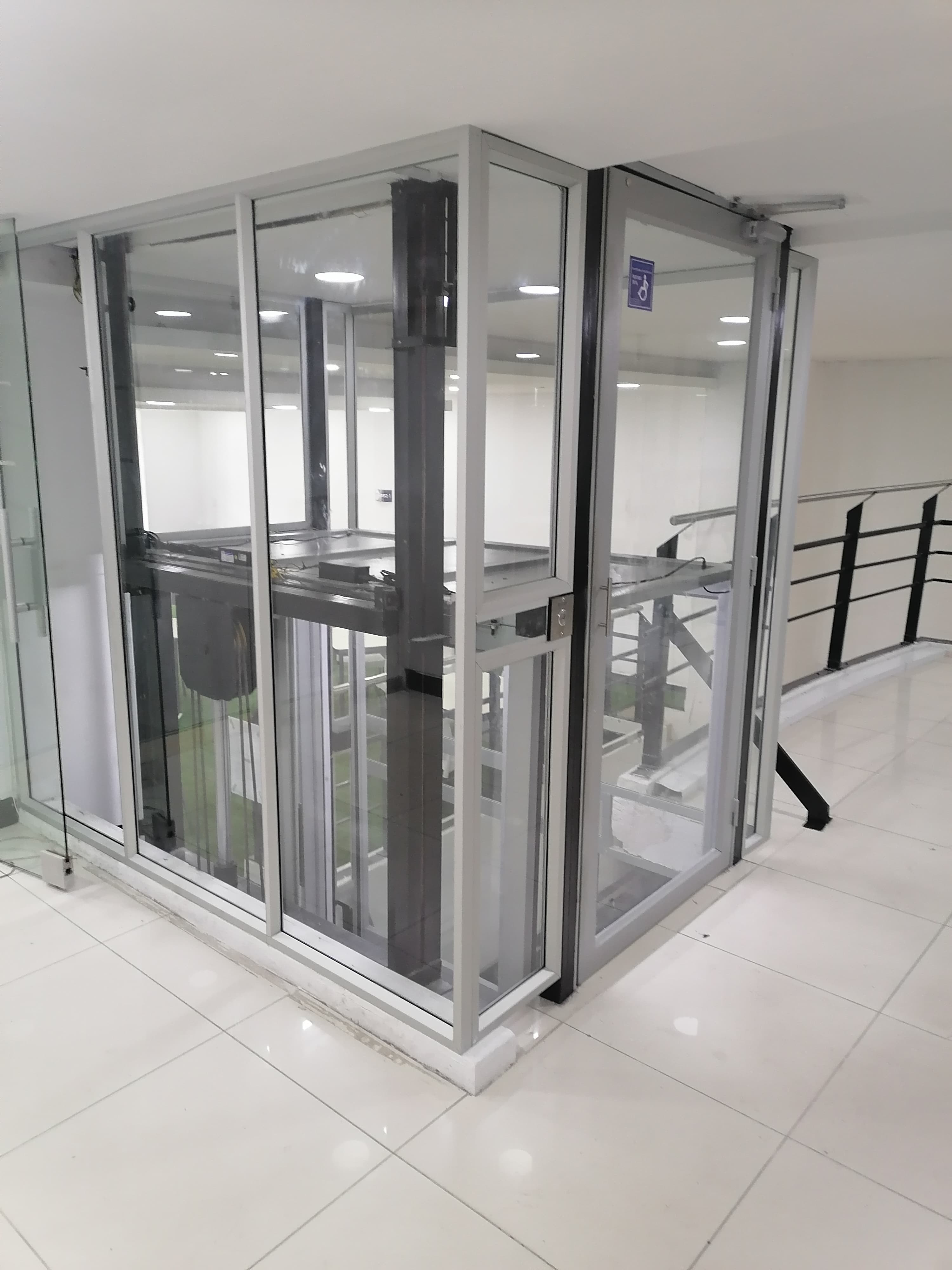 Elevador Institucional Universidad INCAP